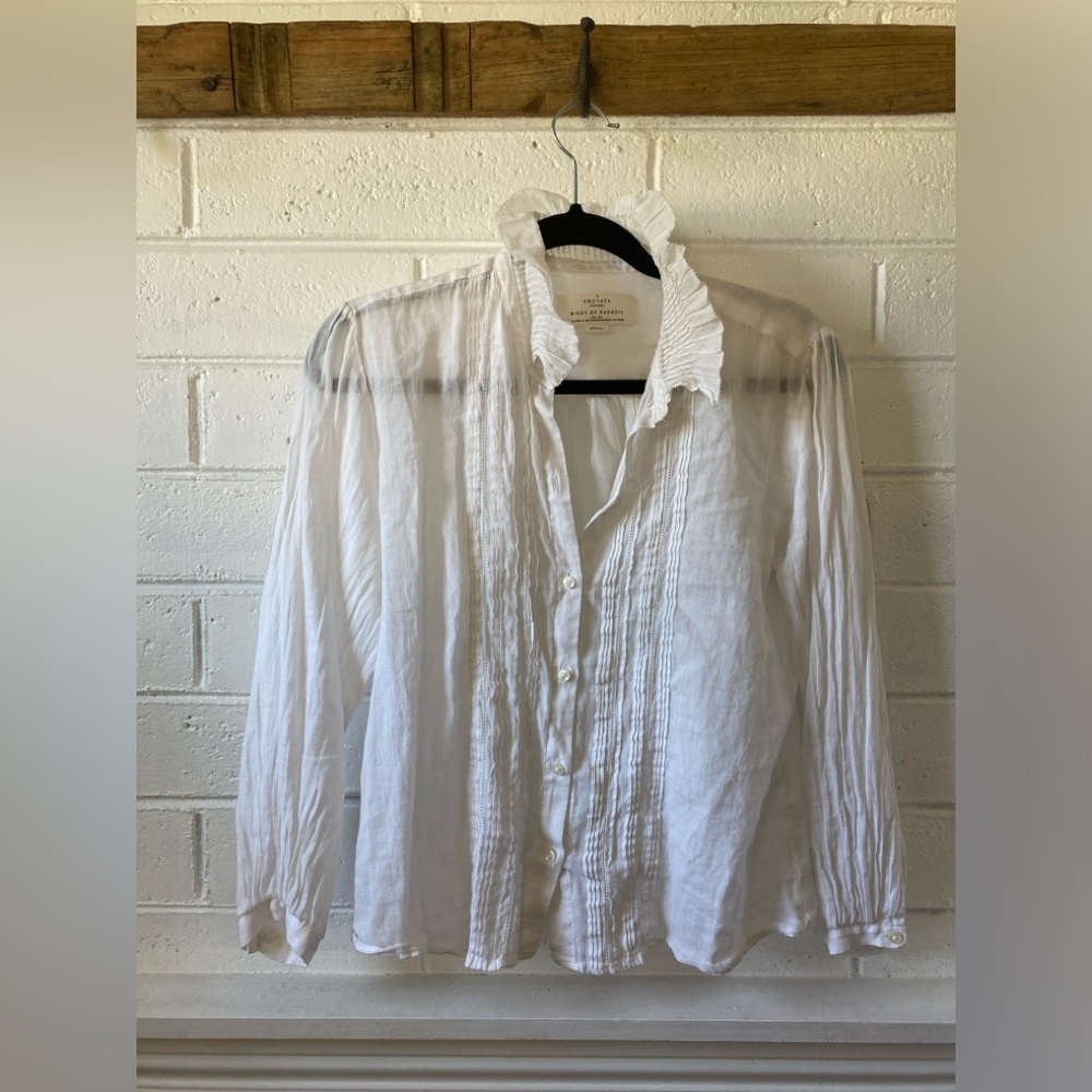 Trovata Birds of Paradis White Ruffle Collar Button Down Blouse